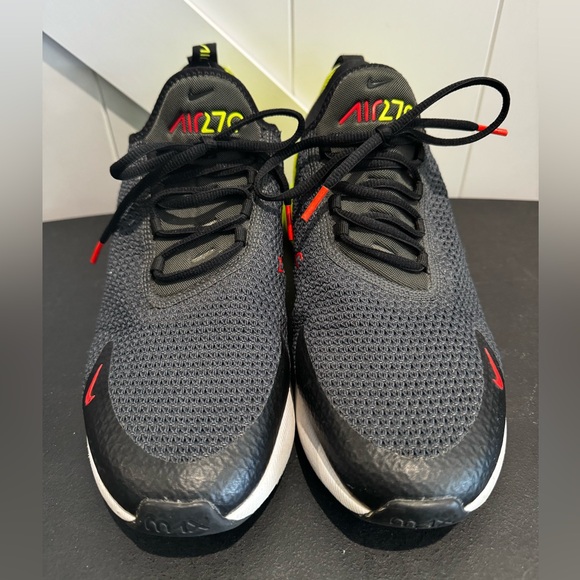 Men’s Nike Air Max 270 Neon Collection size 10 - Picture 2 of 6